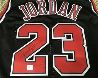 Nba Chicago Bulls 23 Michael Jordan Autograph Signed Blk Jersey Basketball -