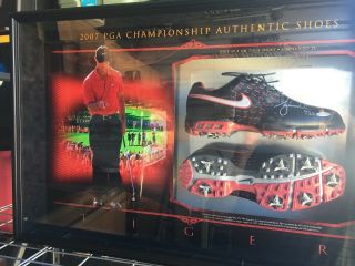 Tiger Woods 2007 Autographed Pga Championship Sunday Nike Shoe Display Le 10/25