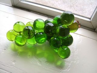 Vintage Mcm Mid Century Lucite Green Grape Cluster 24 Grapes On Driftwood