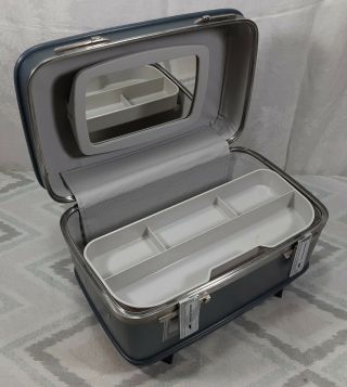 Vintage American Tourister Train Case Make - Up Suitcase Adjustable Mirror Blue