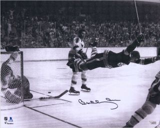 Bobby Orr Boston Bruins Autographed 16 " X 20 " The Goal Photograph