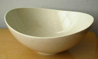 Vtg Mid Century Mod Red Wing Salad Bowl Asymmetrical Off - White w/ Speckles 3