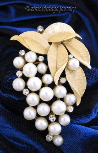 Vintage Old Trifari Signed Gold Rhinestone Pearl Grapes Fruit Figural Pin Brooch