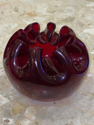 Vtg Fenton Art Glass Cranberry Red Swirl Rose Bowl Vase Pinched Ruffle Rim 4x6”