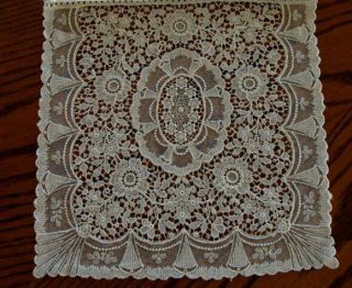 Exquisite Vintage Chemical Lace Linen Handkerchief Case Wedding Hanky Case
