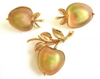 Vintage Stunning Sarah Coventry Golden Apple Brooch Pin Clip Earrings Set Glass