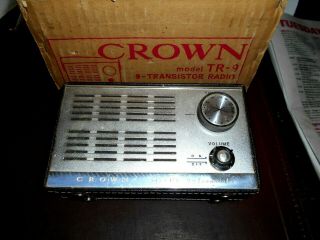 Vintage Crown 9 Transistor Radio Tr - 9 With Packing Box