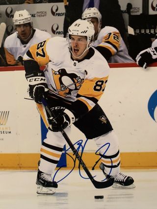 Sidney Crosby Signed Pittsburgh Penguins 8x10 Photo Autograph