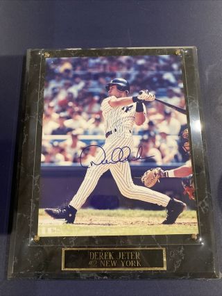 Derek Jeter Autographed Framed Picture Authentic Authenticated Signed