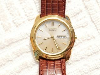 Vintage Citizen Eco Drive Day Date Watch Luminous Hands Gold Tone Leather Strap