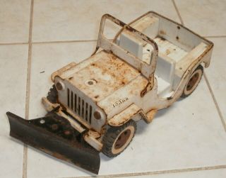 Vintage White Metal Tonka Jeep Wrecker Tow Truck With Plow Missing Parts.