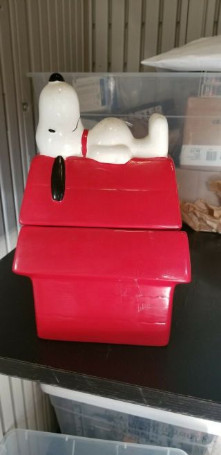 Vintage Snoopy Cookie Jar Ceramic Dog House Kitchen Decor