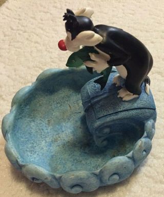 Sylvester The Cat Holding A Fish Water Fountain Bird Bath Vintage Looney Tunes
