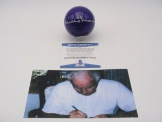 Willie Mosconi Signed Beckett (bas) Certified Autographed 4 Billiard Pool Ball.