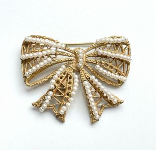 Vintage Miriam Haskell Gold Tone Faux Pearl Bow Brooch Signed 2 " H06