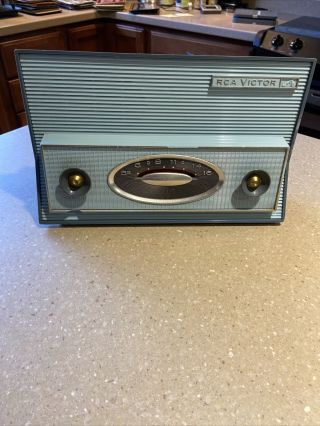 Vintage Rca Victor Am Radio Model Number 1 - Ra - 52 1950’s