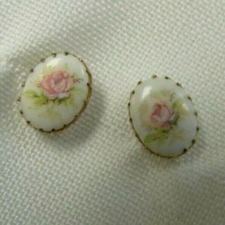 Vintage Yellow Gold 375 9ct Floral Cameo Stud Earrings 0.  8g O41 J4 Postage
