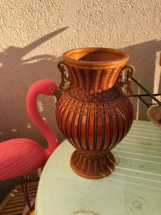 Joli vase en rotin tressé vintage avec verre à l’intérieur hauteur 28 cm 2