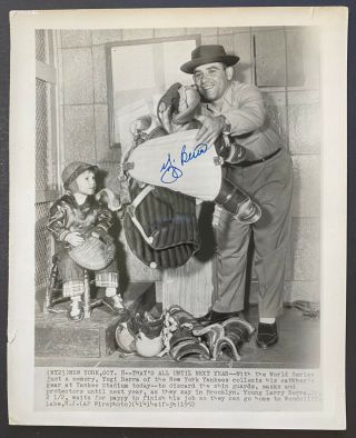 1952 Yogi Berra Signed York Yankees Wire Photo 18x As 13x Ws Champ 3x Mvp