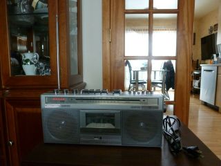 Vintage Ge General Electric 3 - 5285a Am/fm Cassette Boombox Radio