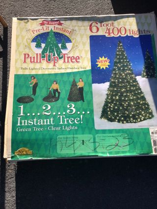 The Pull - Up Christmas Tree (vintage)