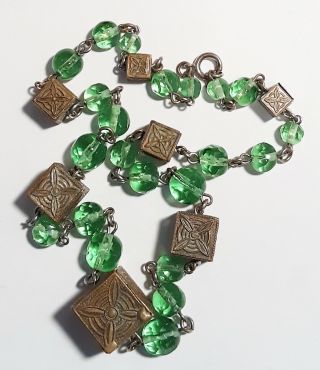 Antique Art Deco Decorated Green Glass Brass Graduated Box Links Choker Necklace