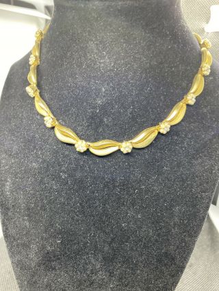 Vintage Gold Tone Faux Pearl Rhinestone Trifari Choker Necklace 13 - 15” Fantastic