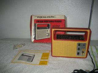 Vintage Realistic Red/yellow 12 - 664 Am - Fm Portable Radio Box Book Earphone