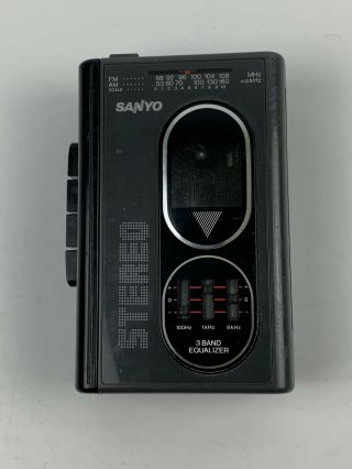 Vintage Sanyo M - Gr75 Portable Cassette Player Vintage Am - Fm Radio Walkman