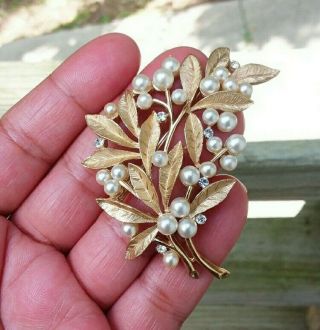 Vintage Crown Trifari Gold Tone Faux Pearl Leaf Spray Brooch Pin Nos