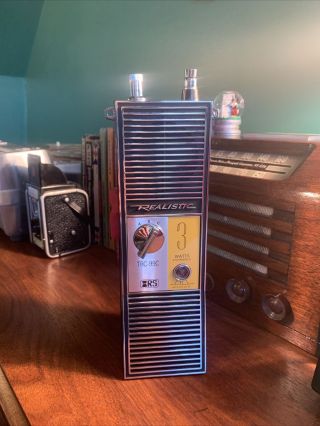 Vintage Realistic Trc - 99c Handheld Cb Radio,  Wlakie Talkie,  Great,  W/case