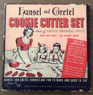 Vintage 1947 Hrm Hansel And Gretel Cookie Cutter Set,  Complete With Box