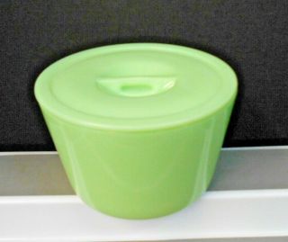 Vintage Round Green Milk Glass Jadeite Kitchen Canister With Lid Unbranded