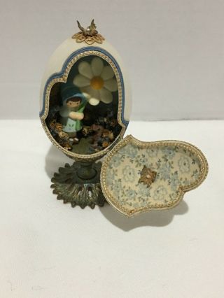 Vtg Diorama Easter Egg,  Little Girl In Garden Holding Sunflower Inside