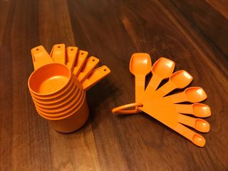 Vintage Tupperware Orange Set 6 Measuring Cups,  7 Measuring Spoons W/ Ring Euc