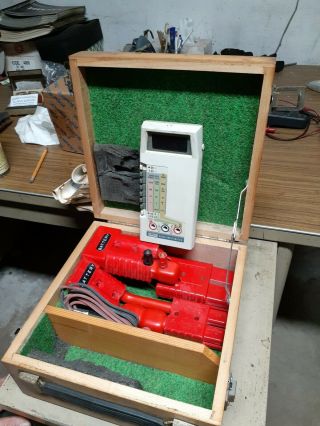 Fluke 8020a Handheld Digital Meter Multimeter Wood Case Probes Instructions