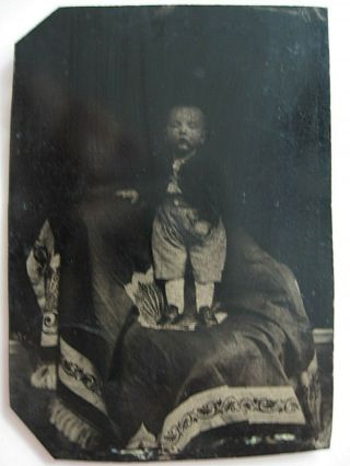 Antique Vintage American Post Mortem Boy In Chair Tintype Photo