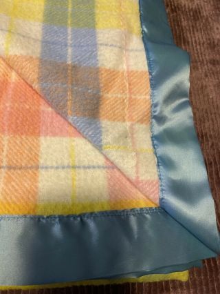 Vintage Unbranded Twin Pink Blue Acrylic Blanket Nylon Trim Edge 75 x 90 2