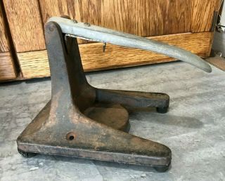 Vintage Cast Iron Metal Can Lever Hole Punch Opener Bar Counter Top Industrial