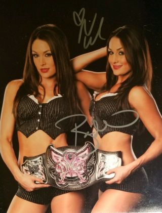 The Bella Twins Brie & Nikki Wwe Hand Signed 8x10 Photo W/ Holo