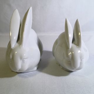 White Rabbit Porcelain Figurines Set Of Two Toyo Japan Vintage