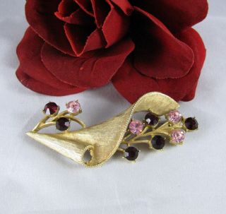 Vintage Coro Red & Pink Rhinestone Gold Tone Pin Brooch Cat Rescue