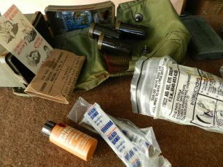 Vintage Vietnam Era,  Us Military,  First Aid Kit Individual 6545 - 125 - 5527,  Contents