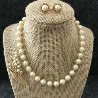Vintage Crown Trifari Faux Pearl Brooch And Earrings Glass Pearl Necklace Unsign