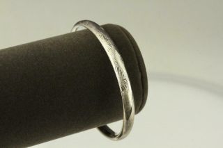 Vintage Estate Jewelry 925 Sterling Silver Engraved Oval Hinged Bangle Bracelet
