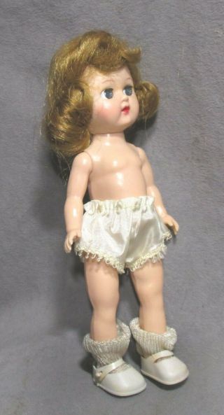 Vintage Cosmopolitan Ginger Doll - 7.  5 