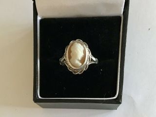 Lovely Vintage Fully Hallmarked Sterling Silver Cameo Ring - Size O - Boxed