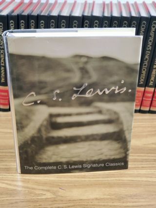 C S Lewis / The Complete C.  S Lewis Signature Classics 2002.  8d