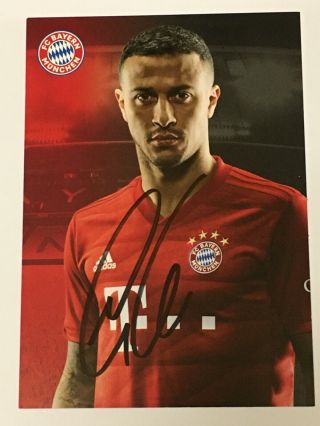 Thiago Alcantara 2019 - 20 Official Hand Signed Fc Bayern München Autograph Card