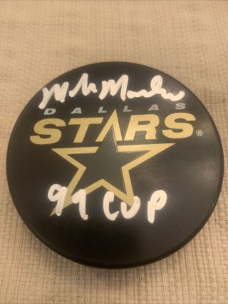 Mike Modano Signed Nhl Dallas Stars Hockey Puck Autograph 99 Cup Hof